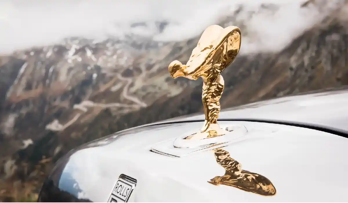 Rolls-Royce - Phantom Series II - Best Car Rentals - Best Preowned Car - Exclusive Concierge Club.webp